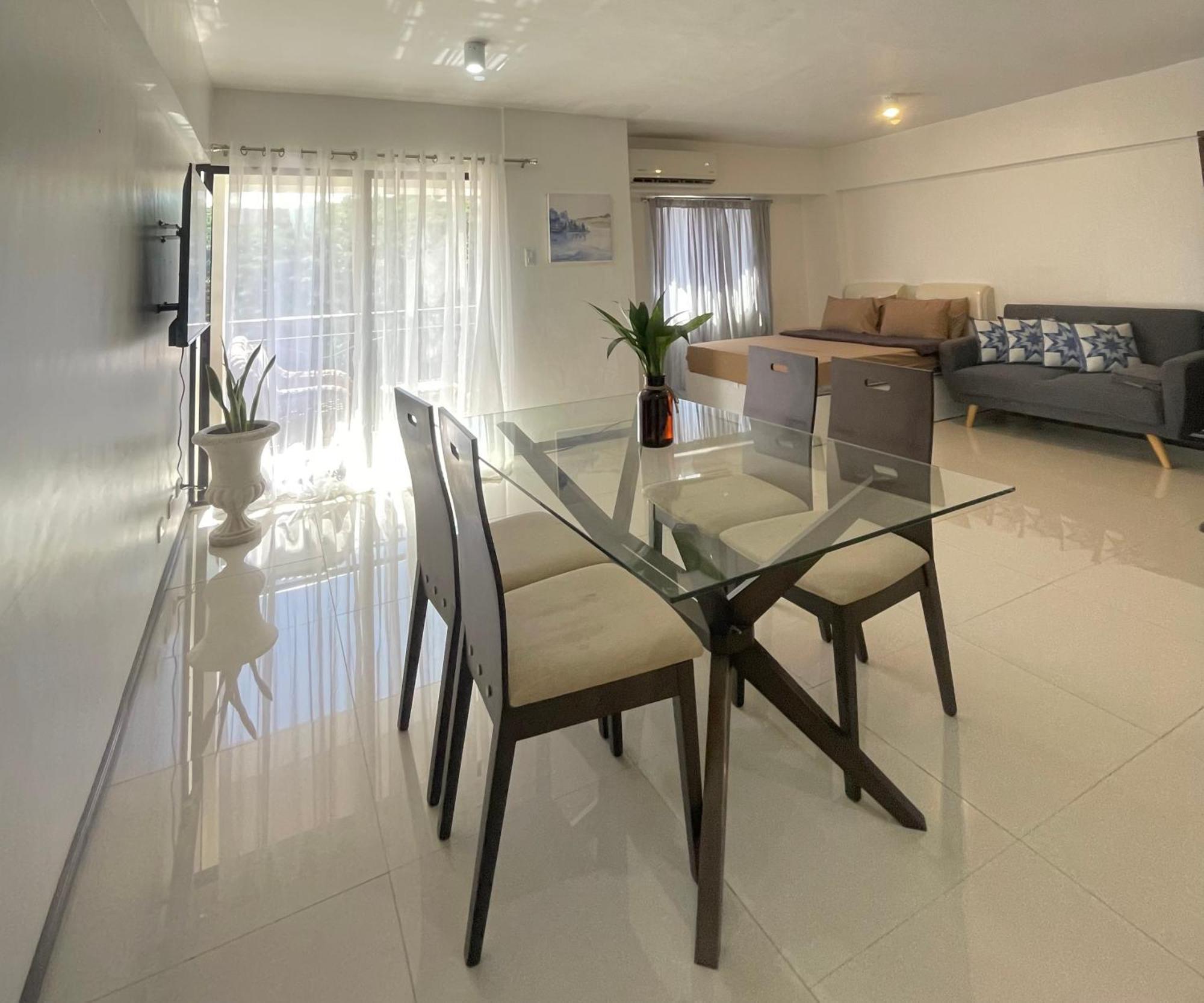 The Premier Suite Мактан Екстериор снимка